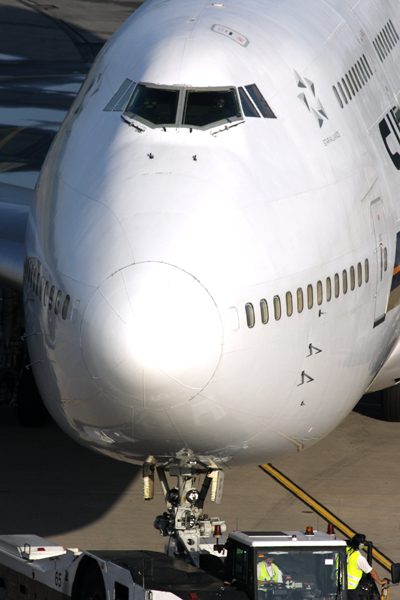 AIRCRAFT PUSHBACK SIN RF IMG_4924.jpg