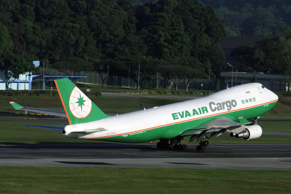 EVA AIR CARGO BOEING 747 400F SIN RF IMG_4929.jpg