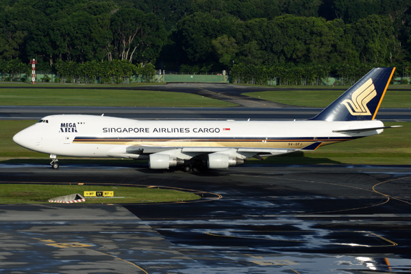 SINGAPORE AIRLINES CARGO BOEING 747 400F SIN RF IMG_2698.jpg