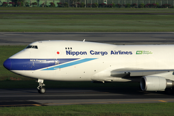 NIPPON CARGO AIRLINES BOEING 747 400F SIN RF IMG_4884.jpg