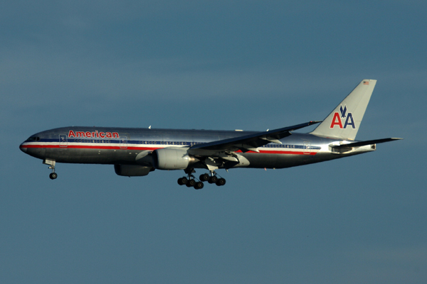 AMERICAN BOEING 777 200 JFK RF IMG_3919.jpg