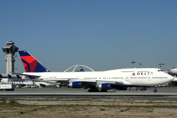 DELTA BOEING 747 400 LAX RF IMG_3240.jpg