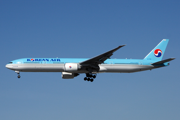 KOREAN AIR BOEING 777 300ER LAX RF IMG_2933.jpg