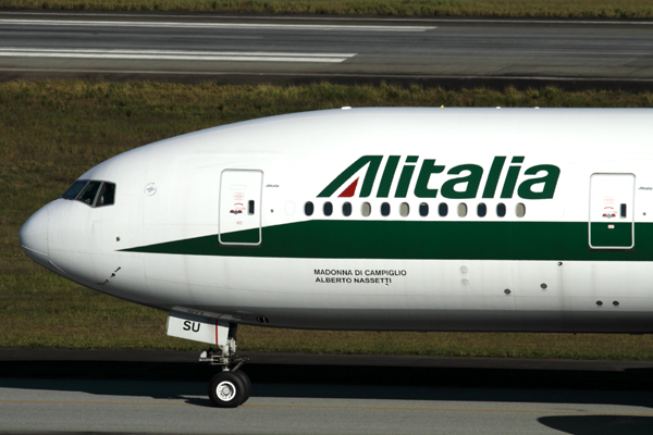 ALITALIA BOEING 777 200 GRU RF IMG_4807.jpg