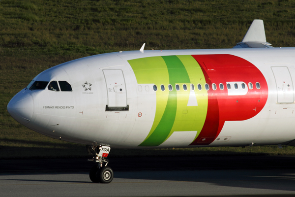 TAP AIR PORTUGAL AIRBUS A340 300 GRU RF IMG_4907.jpg