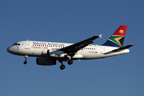 SOUTH AFRICAN AIRBUS A319 JNB RF IMG_6047.jpg