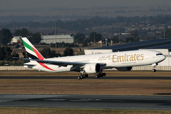 EMIRATES BOEING 777 300ER JNB RF IMG_5582.jpg