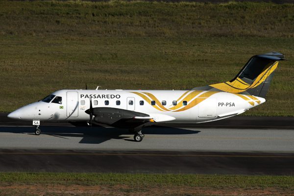 PASSAREDO EMBRAER 120 GRU RF IMG_4828.jpg