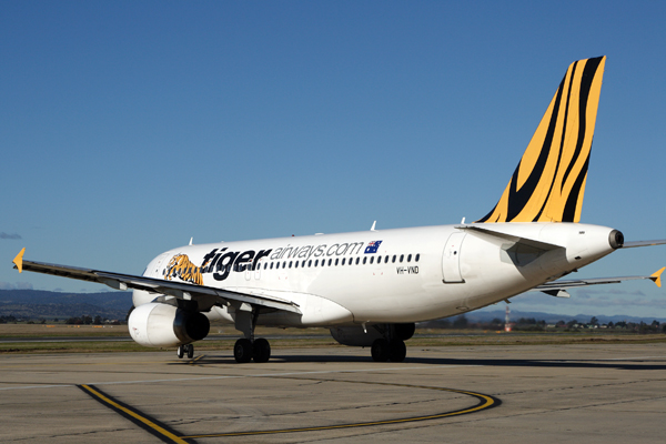 TIGER AIRWAYS AIRBUS A320 LST RF IMG_4967.jpg