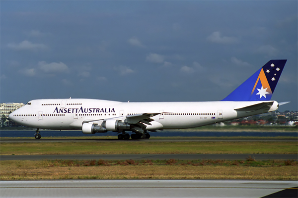 ANSETT AUSTRALIA BOEING 747 300 SYD RF 883 14.jpg