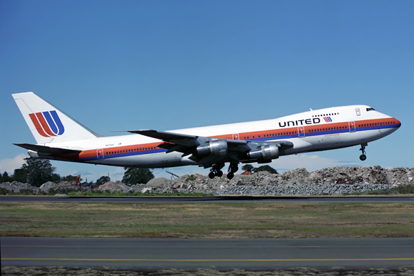 UNITED BOEING 747 200 SYD RF 305 30.jpg