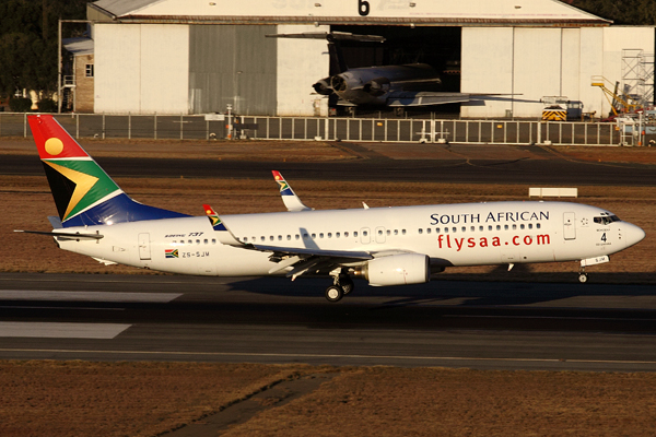 SOUTH AFRICAN BOEING 737 800 JNB RF IMG_5599.jpg