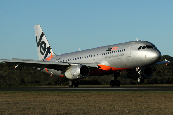 JETSTAR AIRBUS A320 OOL RF IMG_6278.jpg