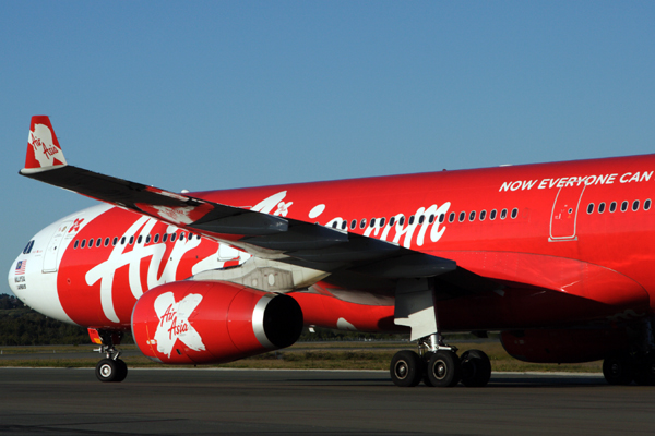 AIR ASIA X AIRBUS A330 300 OOL RF IMG_5029.jpg