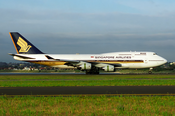SINGAPORE AIRLINES BOEING 747 400 SYD RF 1002 17.jpg