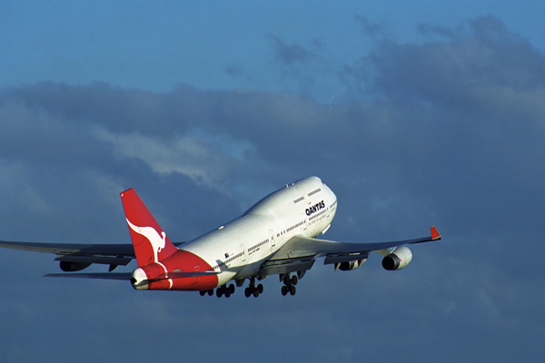 QANTAS BOEING 747 400 SYD RF 1681 29 2.jpg