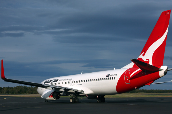 QANTAS BOEING 737 800 HBA RF IMG_1936.jpg