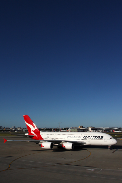 QANTAS AIRBUS A380 SYD RF IMG_2059.jpg