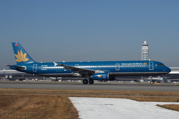 VIETNAM AIRLINES AIRBUS A321 KIX RF IMG_5514.jpg