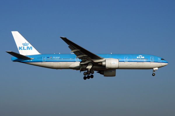 KLM BOEING 777 200 KIX RF IMG_5446.jpg