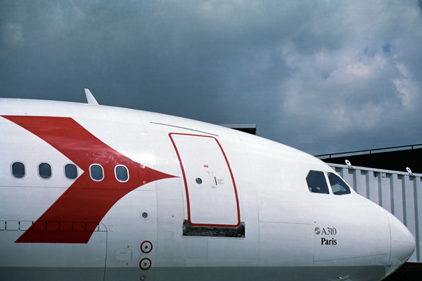 AUSTRIAN AIRBUS A310 300 NRT RF 432 3.jpg