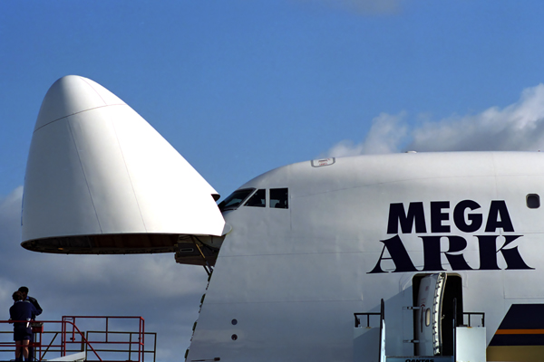 SINGAPORE AIRLINES CARGO BOEING 747 400F SYD RF 837 18.jpg