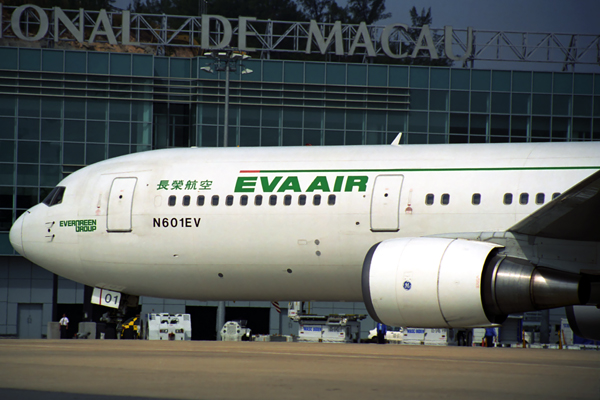 EVA AIR BOEING 767 300 MFM RF 1089 29.jpg