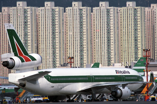 ALITALIA MD11 HKG RF 769 30.jpg