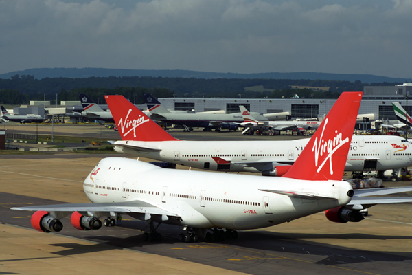 VIRGIN AIRCRAFT LGW RF 810 10.jpg