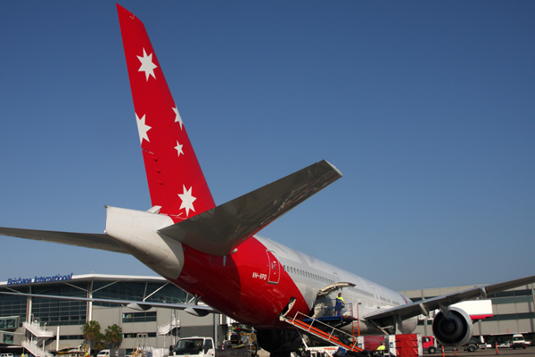 V AUSTRALIA BOEING 777 300ER BNE RF IMG_5832.jpg