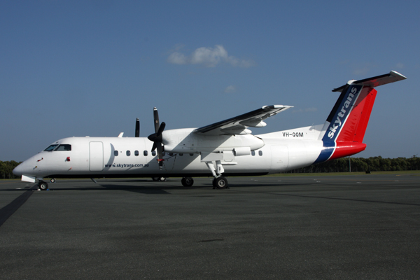 SKYTRANS DASH 8 300 BNE RF IMG_5856.jpg