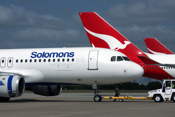 SOLOMONS AIRBUS A320 BNE RF IMG_5947.jpg