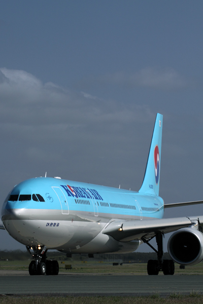 KOREAN AIR AIRBUS A330 200 BNE RF IMG_0543.jpg