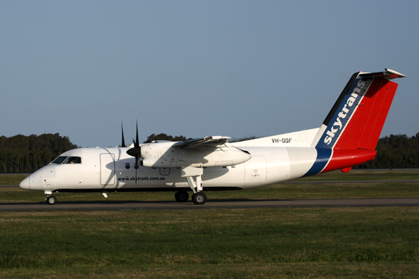 SKYTRANS DASH 8 200 BNE RF IMG_0663.jpg