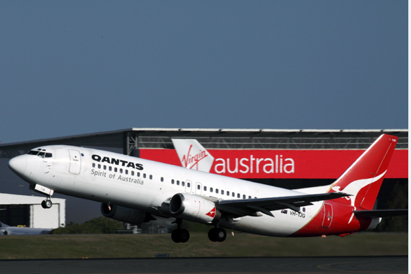 QANTAS BOEING 737 400 BNE RF IMG_0625.jpg