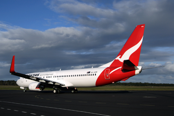 QANTAS BOEING 737 800 HBA RF IMG_6111.jpg