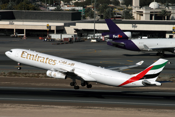 EMIRATES AIRBUS A340 300 DXB RF IMG_1510.jpg