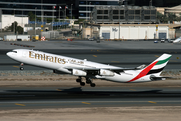 EMIRATES AIRBUS A340 300 DXB RF IMG_1552.jpg