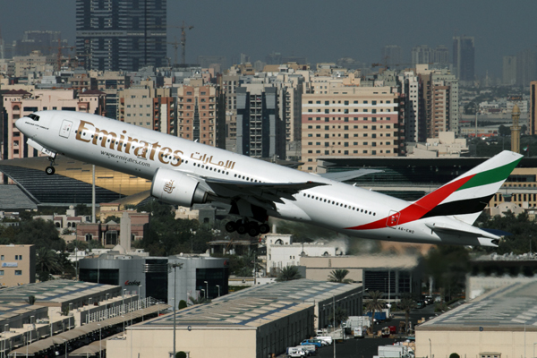 EMIRATES BOEING 777 200LR DXB RF IMG_1418.jpg