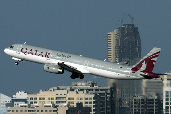 QATAR AIRBUS A321 DXB RF IMG_1543.jpg