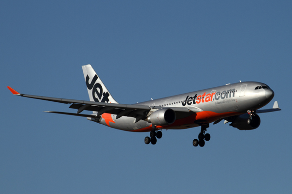 JETSTAR AIRBUS A330 200 MEL RF IMG_2651.jpg