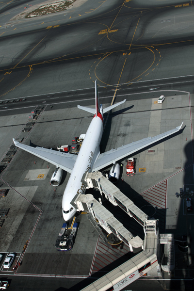 EMIRATES AIRBUS A330 200 DXB RF IMG_2101.jpg