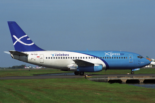 XPRESS AIR BOEING 737 200 SUB RF 1842 35.jpg