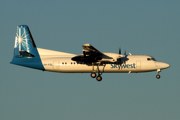 SKYWEST FOKKER 50 PER RF IMG_3122.jpg