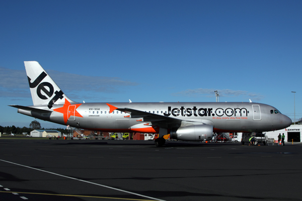 JETSTAR AIRBUS A320 HBA RF IMG_2923.jpg