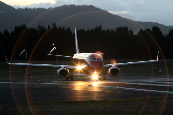 VIRGIN BLUE EMBRAER 190 HBA RF IMG_2893.jpg