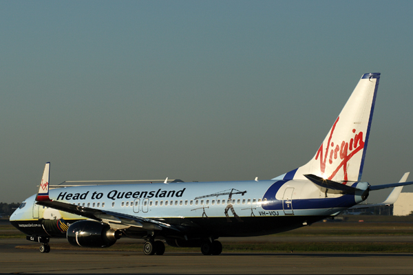 VIRGIN BLUE BOEING 737 800 BNE RF IMG_5560.jpg