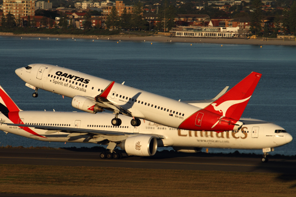 QANTAS EMIRATES AIRCRAFT SYD RF IMG_3527.jpg