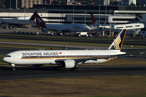 SINGAPORE AIRLINES BOEING 777 300ER SYD RF IMG_3599.jpg