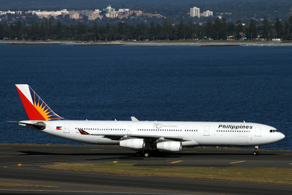 PHILIPPINES AIRBUS A340 300 SYD RF IMG_3701.jpg